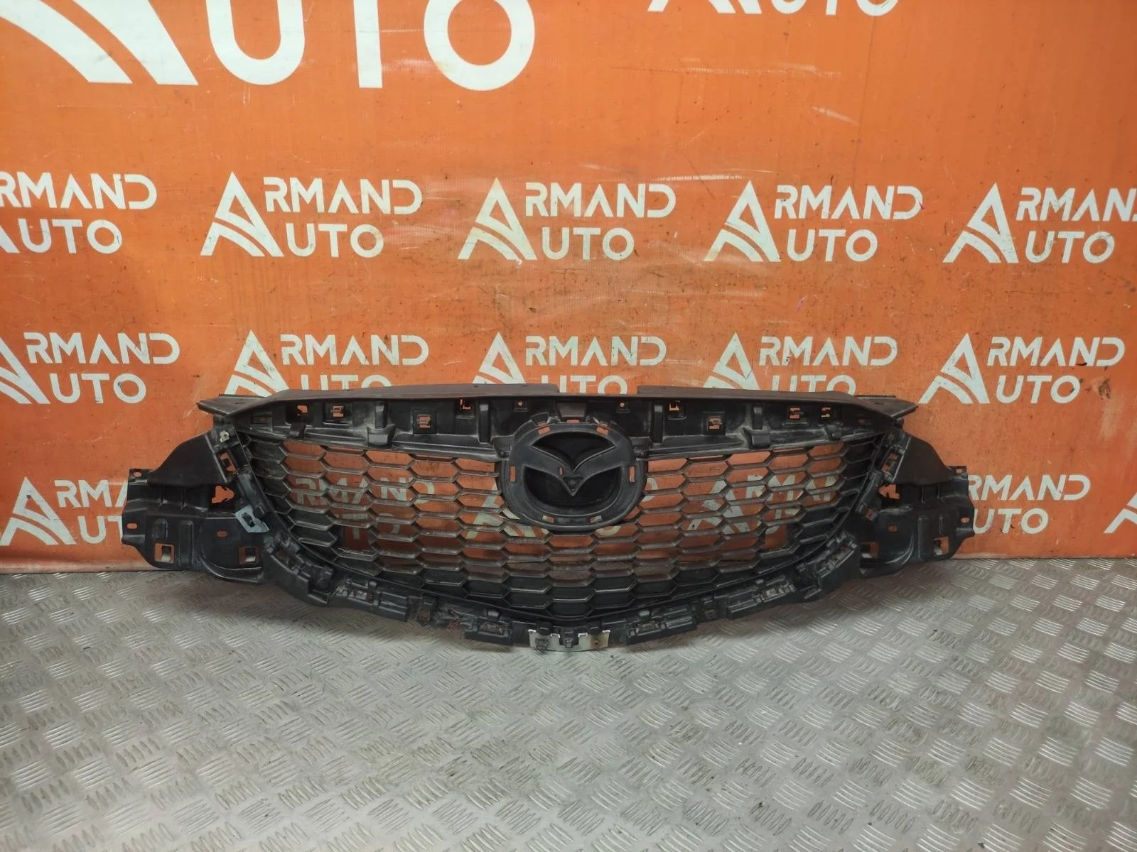 Решетка радиатора Mazda CX-5 2011-2015