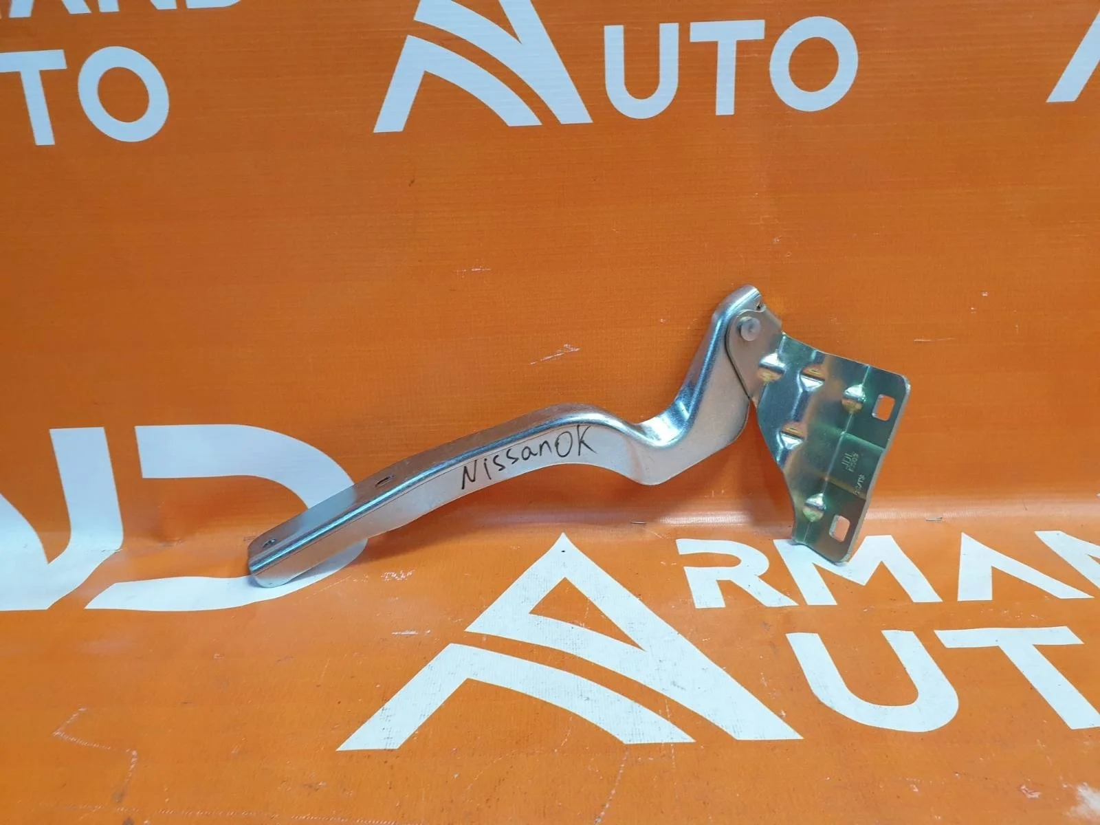 Петля капота Nissan Qashqai 2006-2013 j10