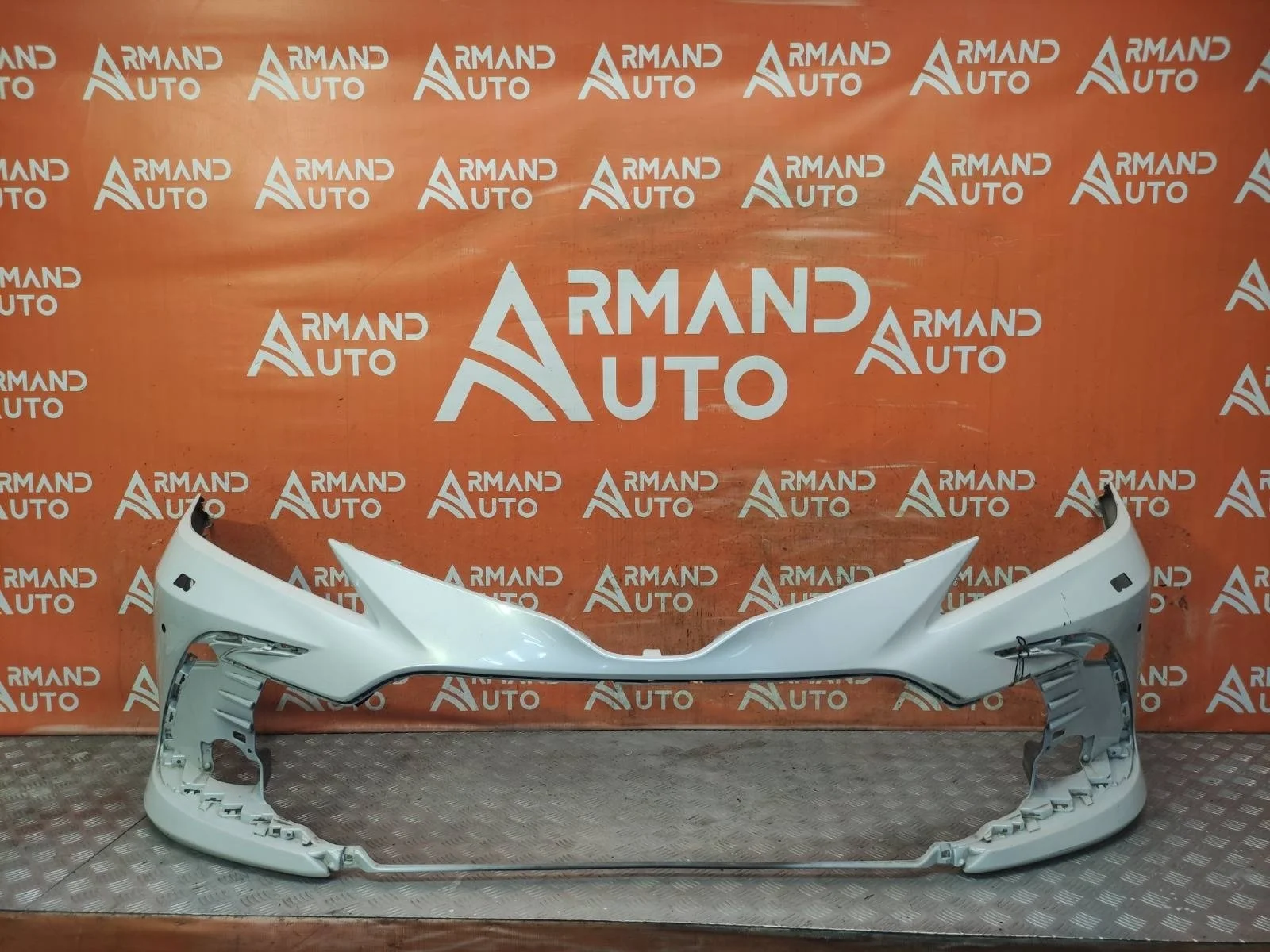 Бампер TOYOTA CAMRY 2020-нв 8 XV70