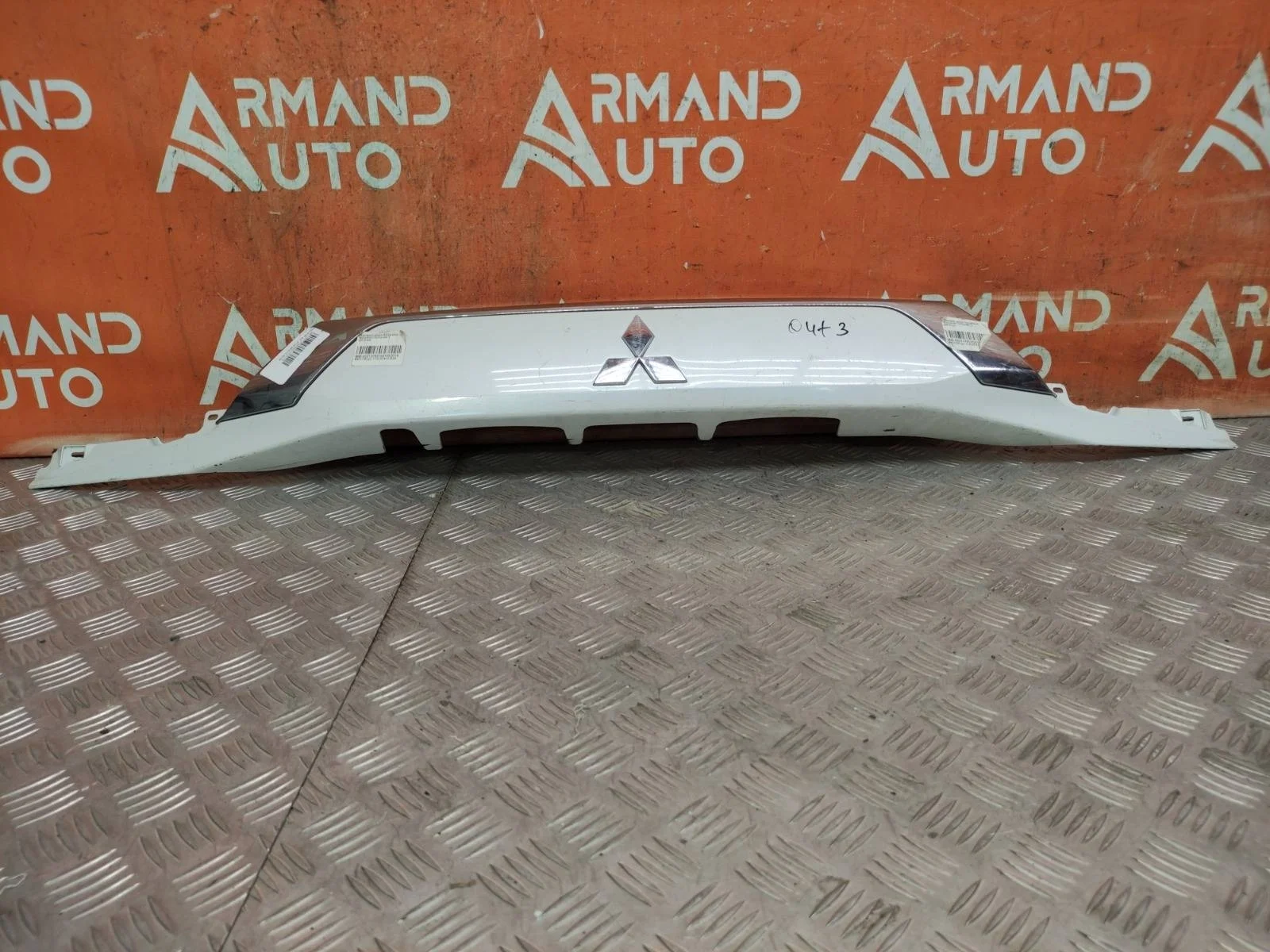 Накладка двери багажника Mitsubishi Outlander 2015-нв 3