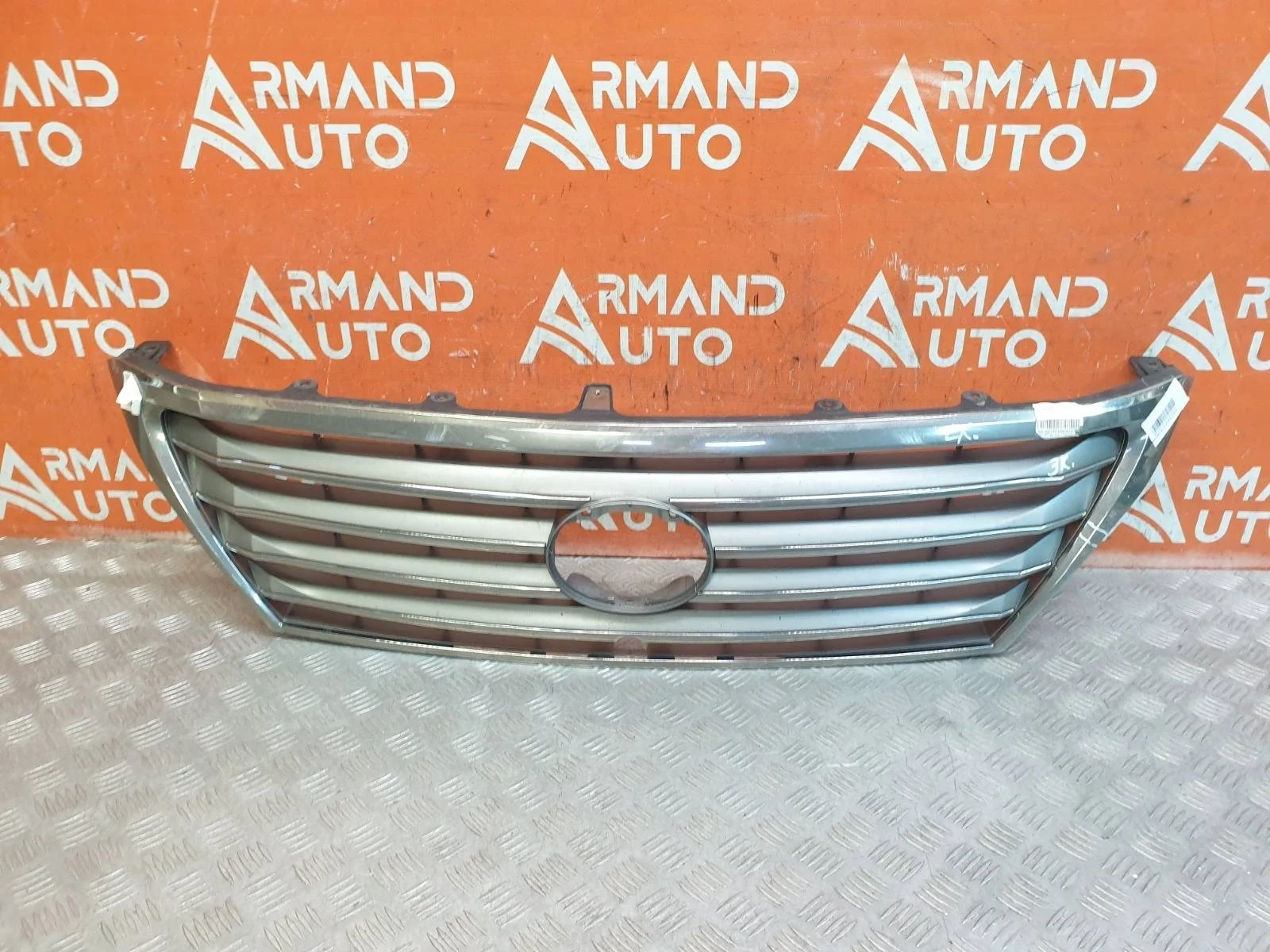 Решетка радиатора Lexus LX 2007-2012 3 URJ200