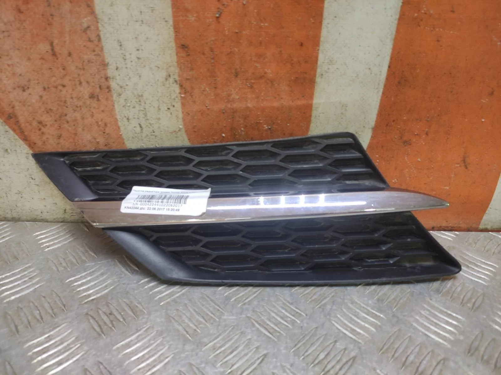 Решетка радиатора TOYOTA RAV4 2012-2015 CA40