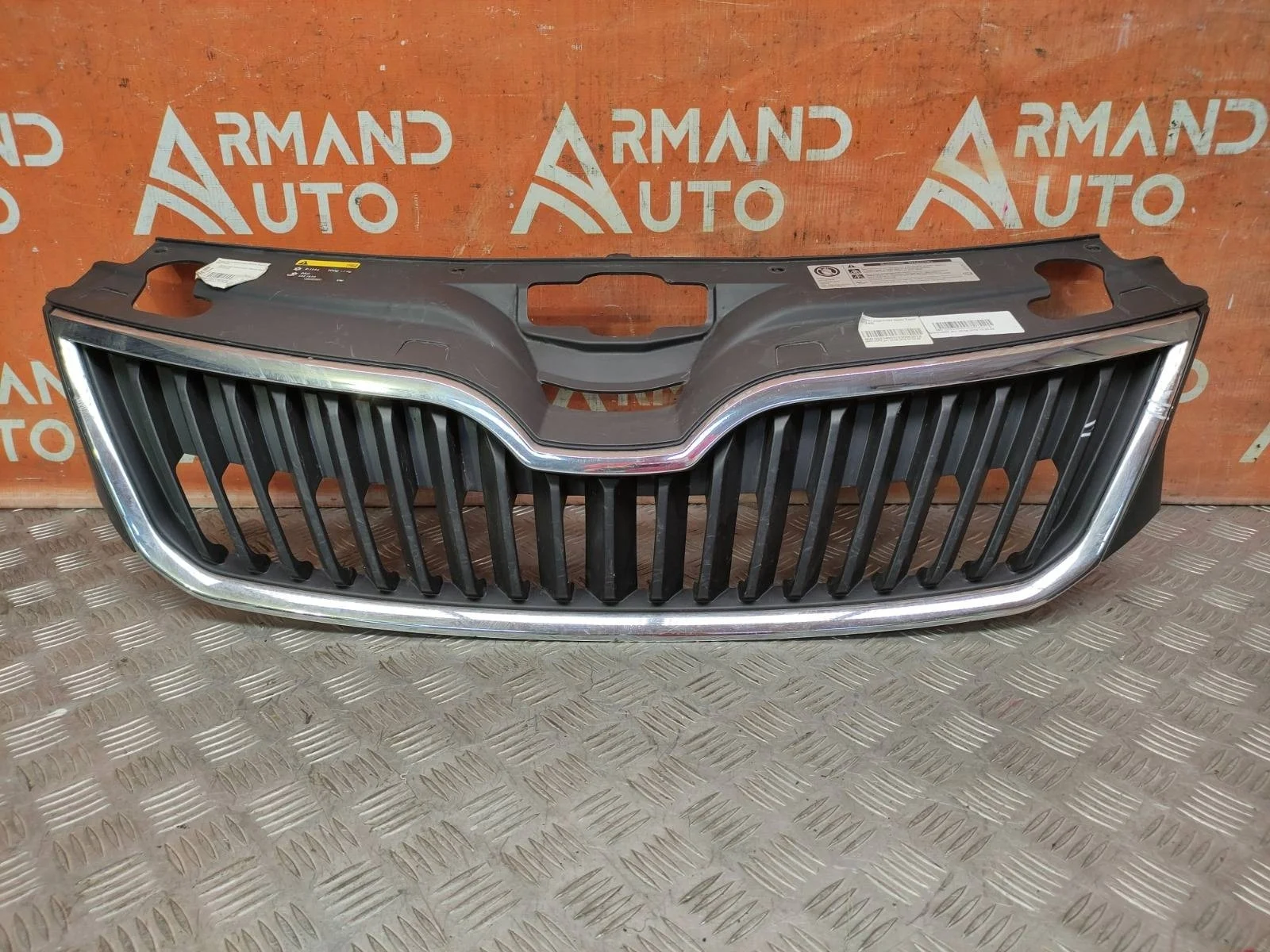 Решетка радиатора Skoda Rapid 2014-2020