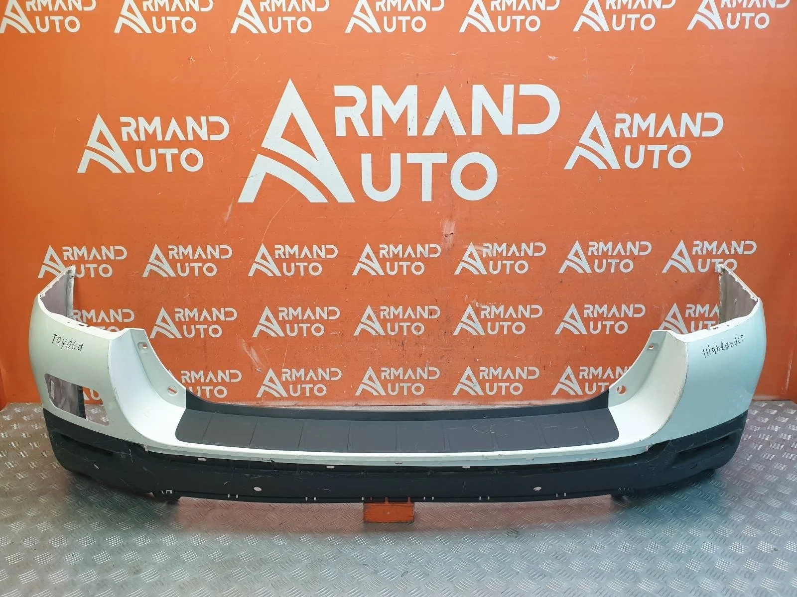 Бампер Toyota Highlander 2010-2013 U40