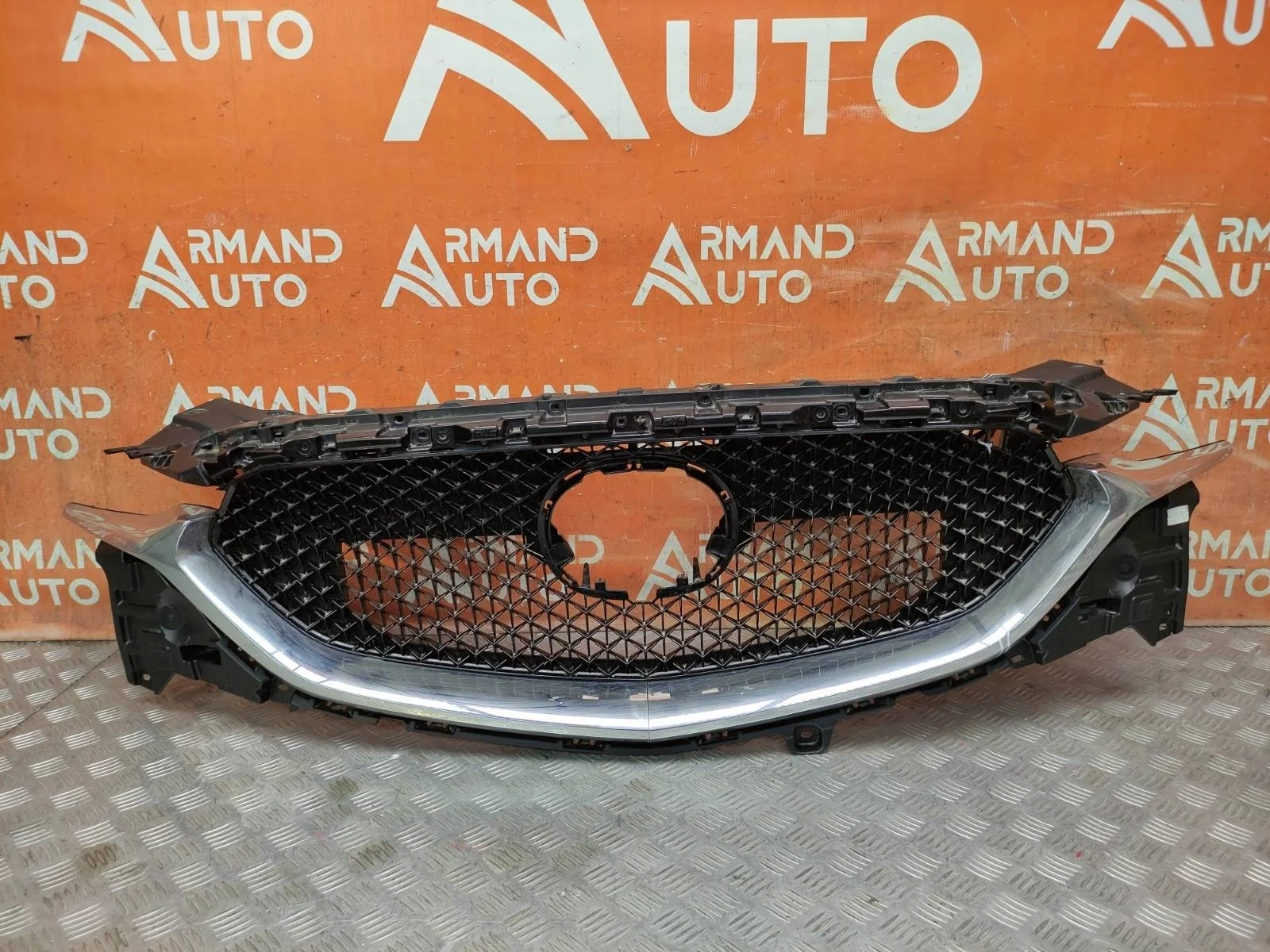 Решетка радиатора Mazda CX-5 2017-нв