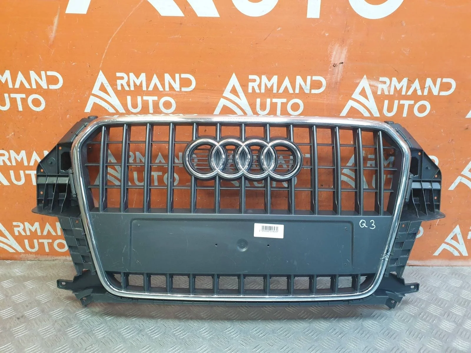 Решетка радиатора Audi Q3 2011-2014 8U