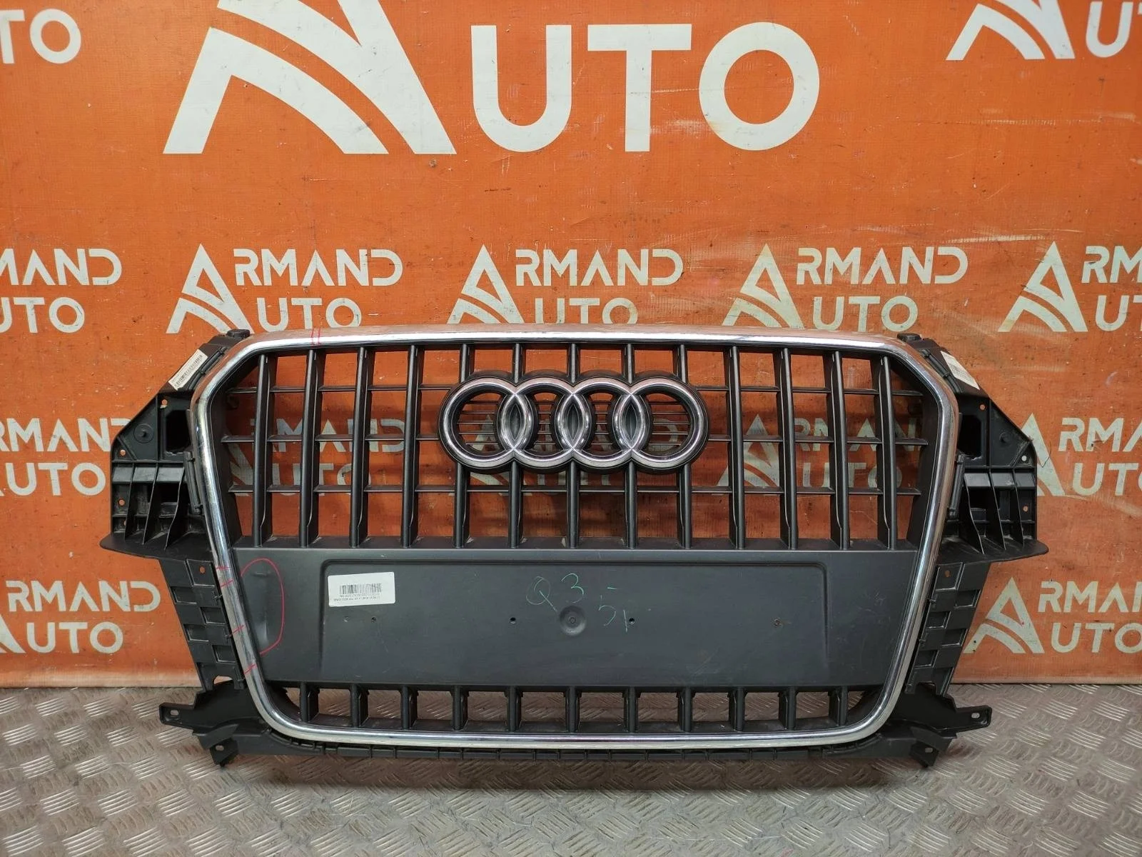 Решетка радиатора Audi Q3 2011-2014 8U