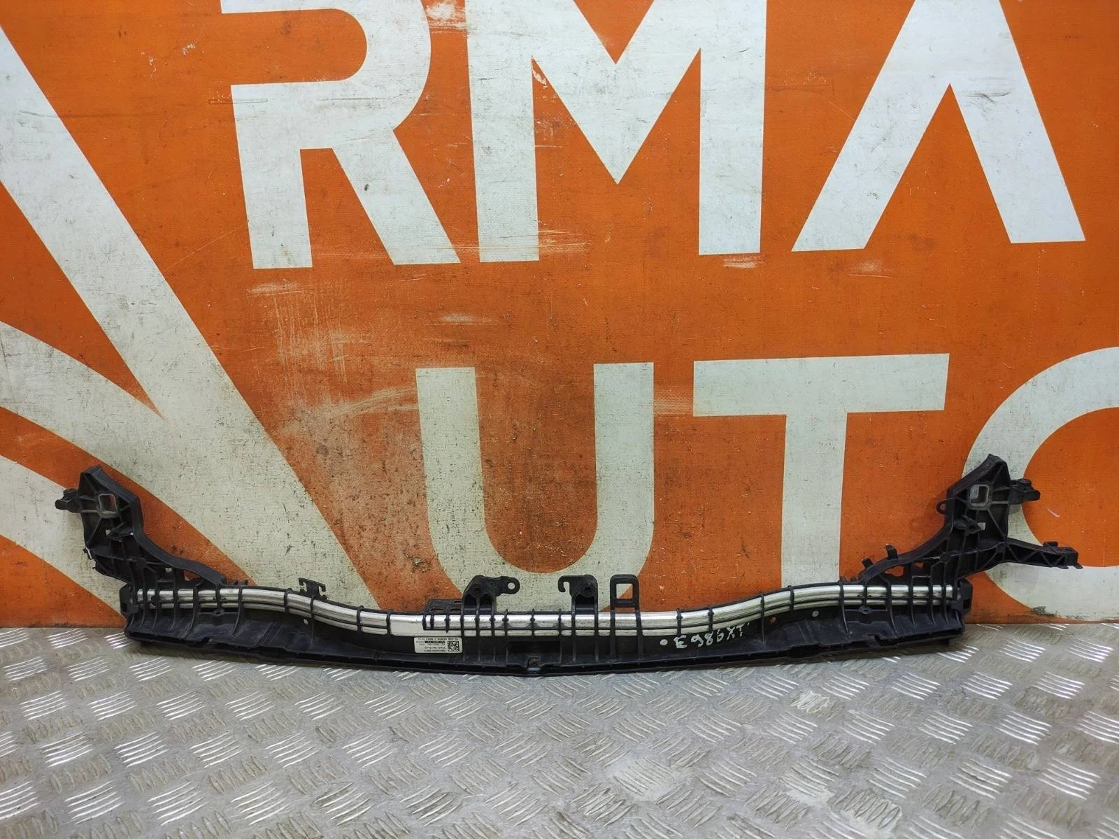 Кронштейн радиатора верхний Mercedes -Class 2016-нв W213, S213, C238