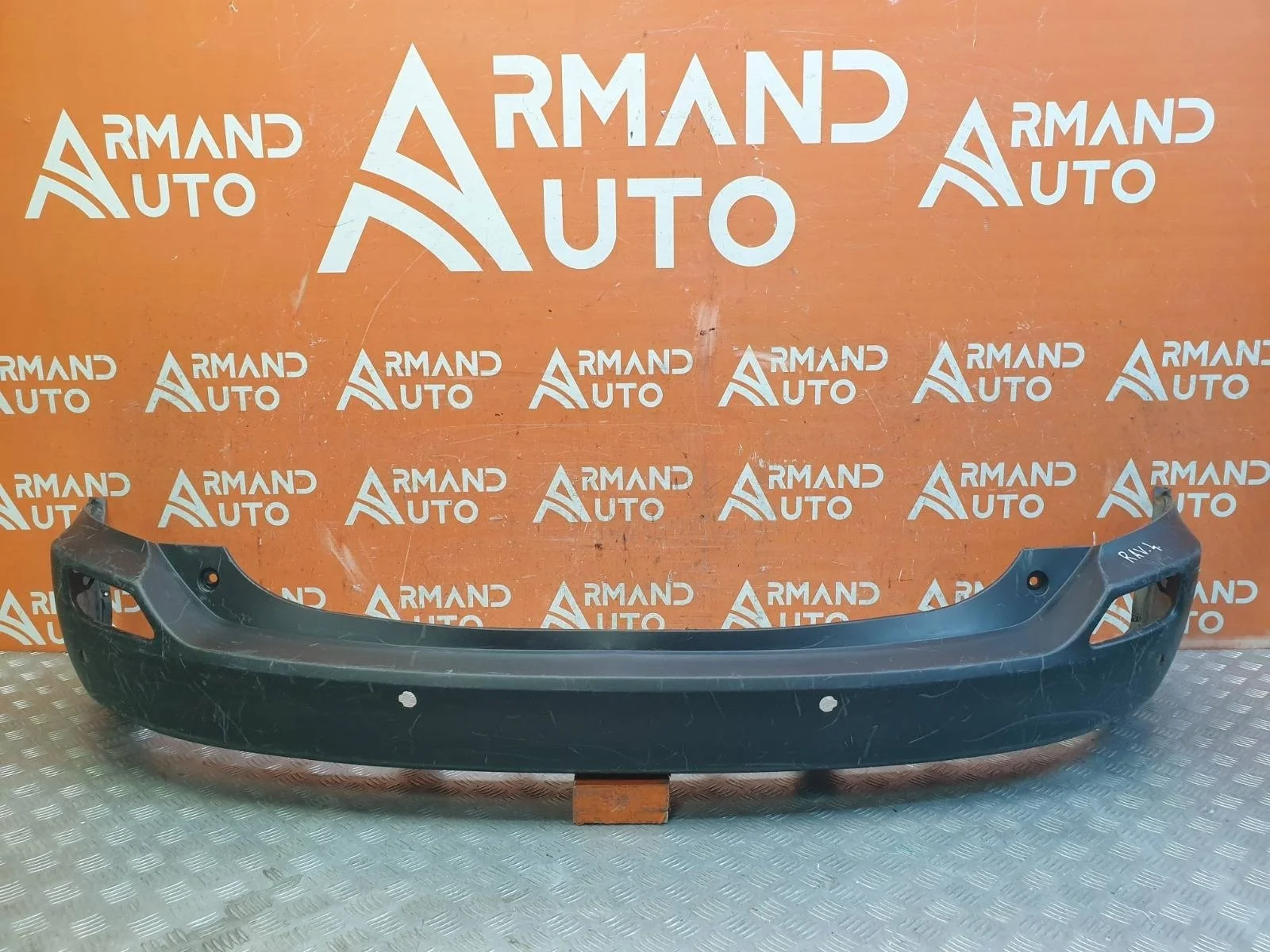 Бампер Toyota RAV4 2012-2015 CA40