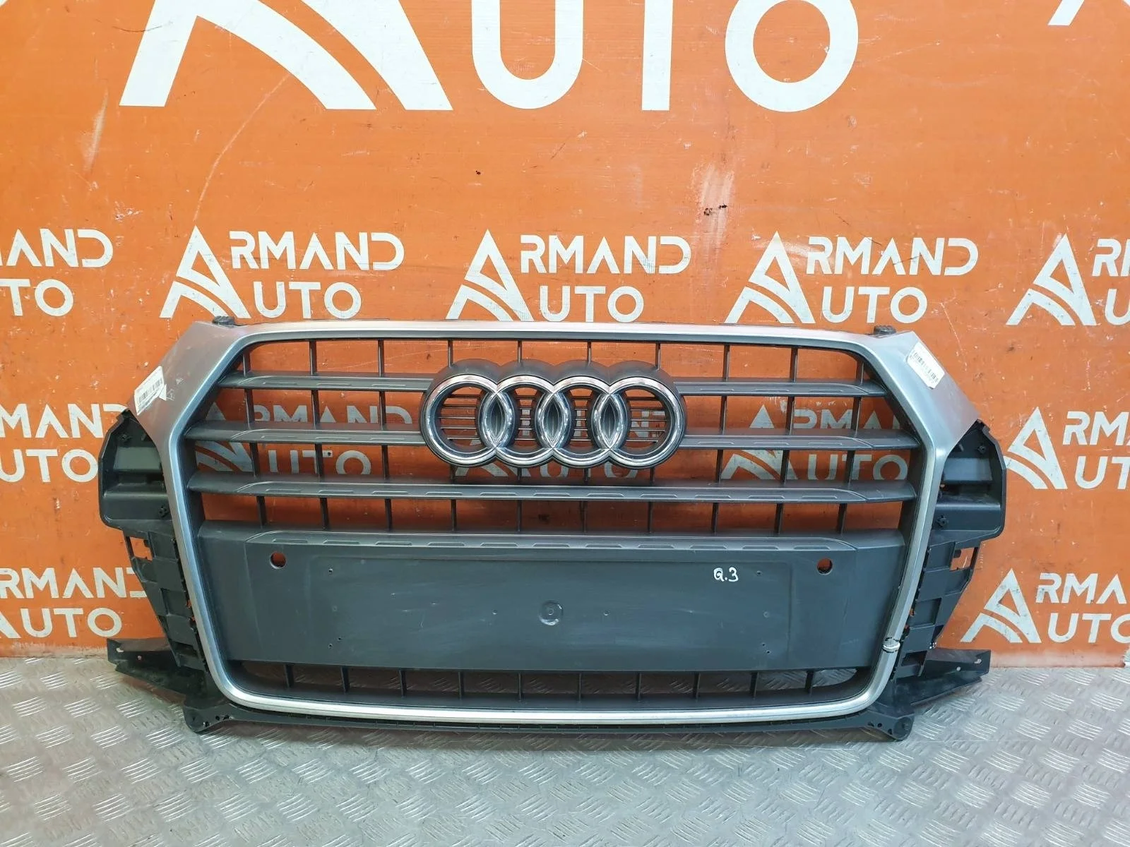 Решетка радиатора Audi Q3 2014-2018 8U