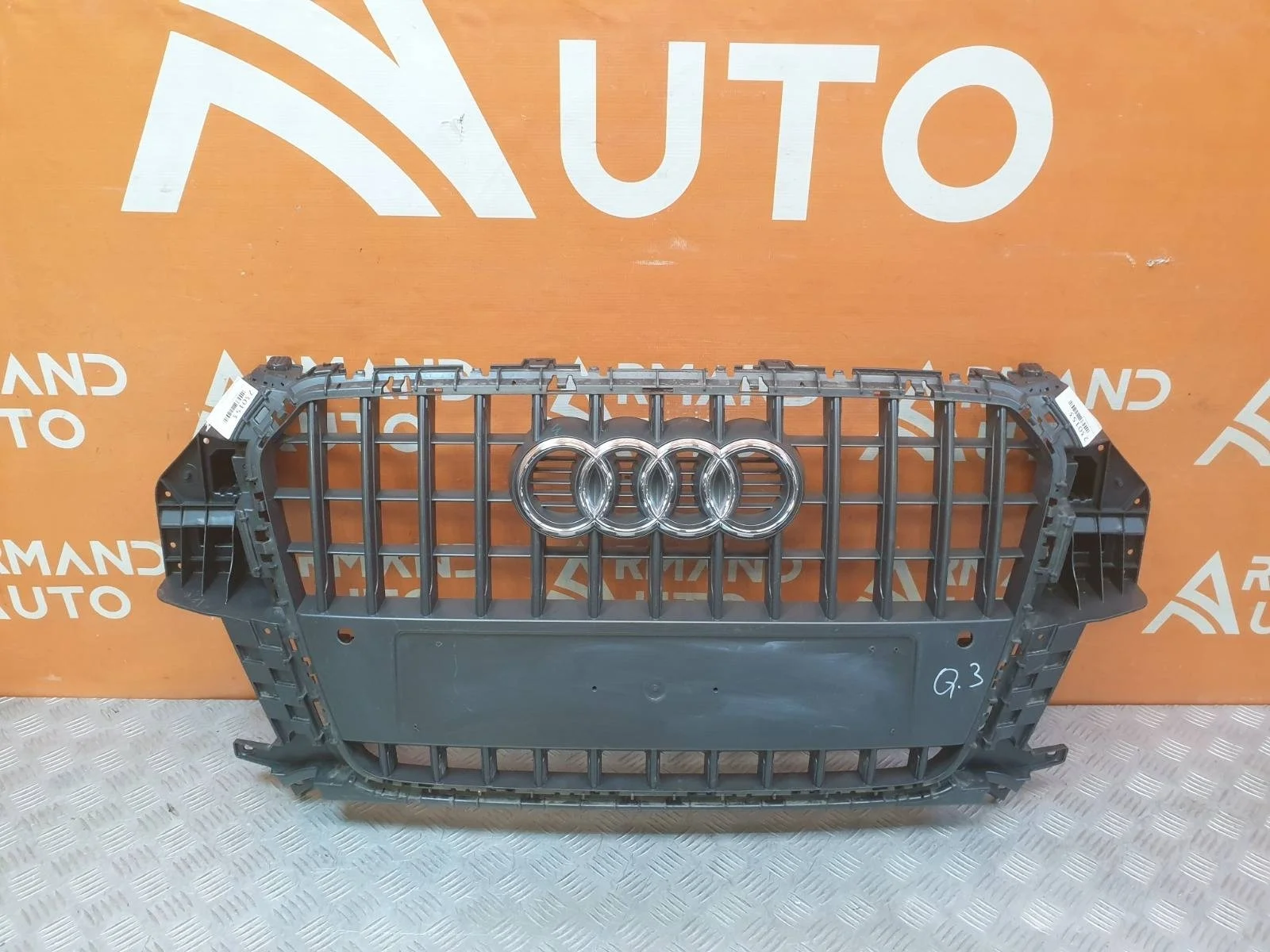 Решетка радиатора Audi Q3 2011-2014 8U