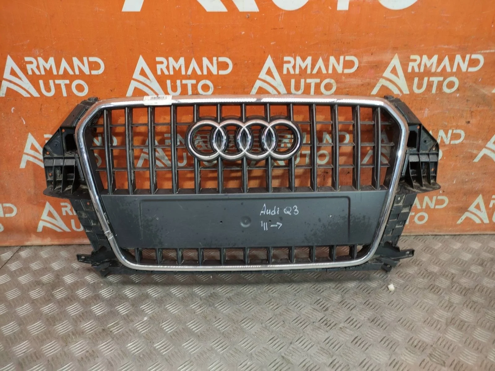 Решетка радиатора Audi Q3 2011-2014 8U