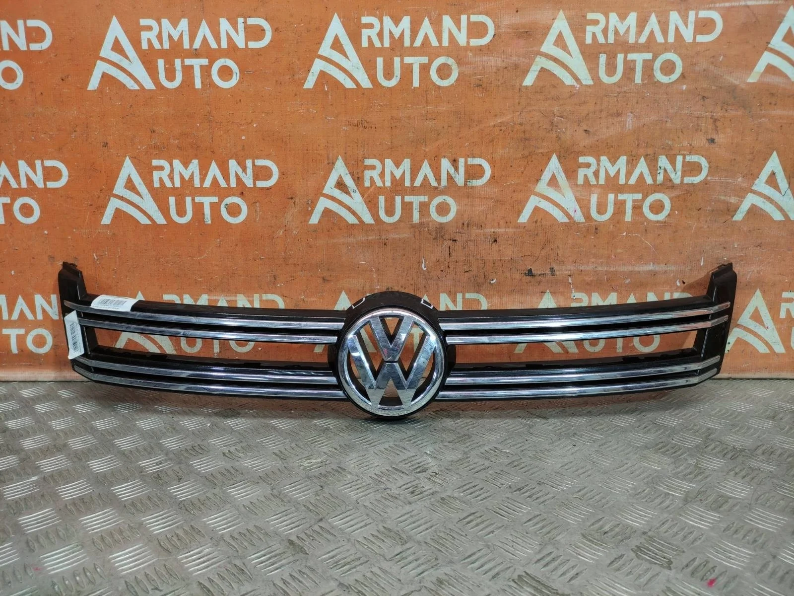 Накладка решетки радиатора Volkswagen Tiguan 2011-2016