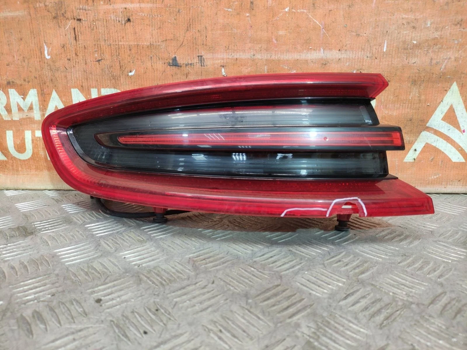 Фонарь внешний Porsche Macan 2014-2019 95b