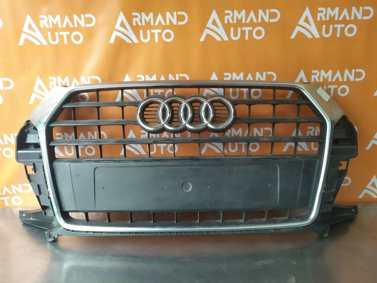 Решетка радиатора Audi Q3 2014-2018 8U
