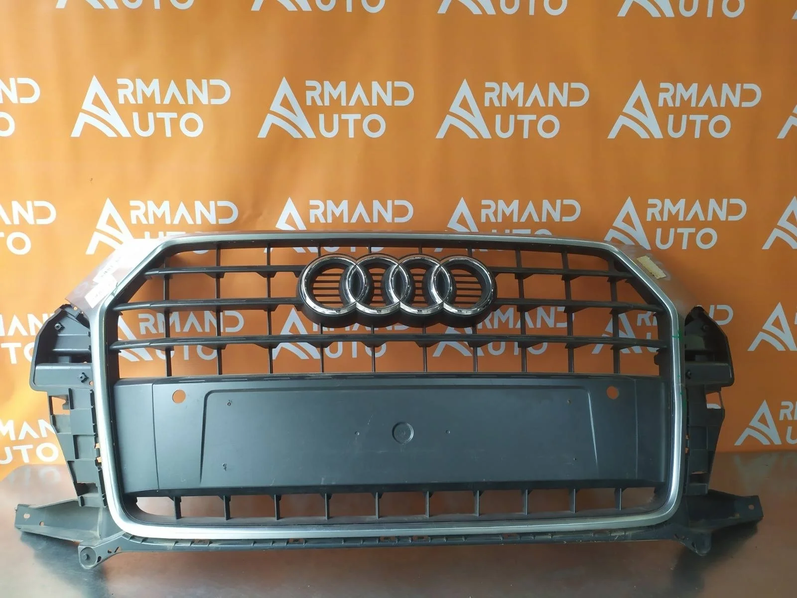 Решетка радиатора Audi Q3 2014-2018 8U