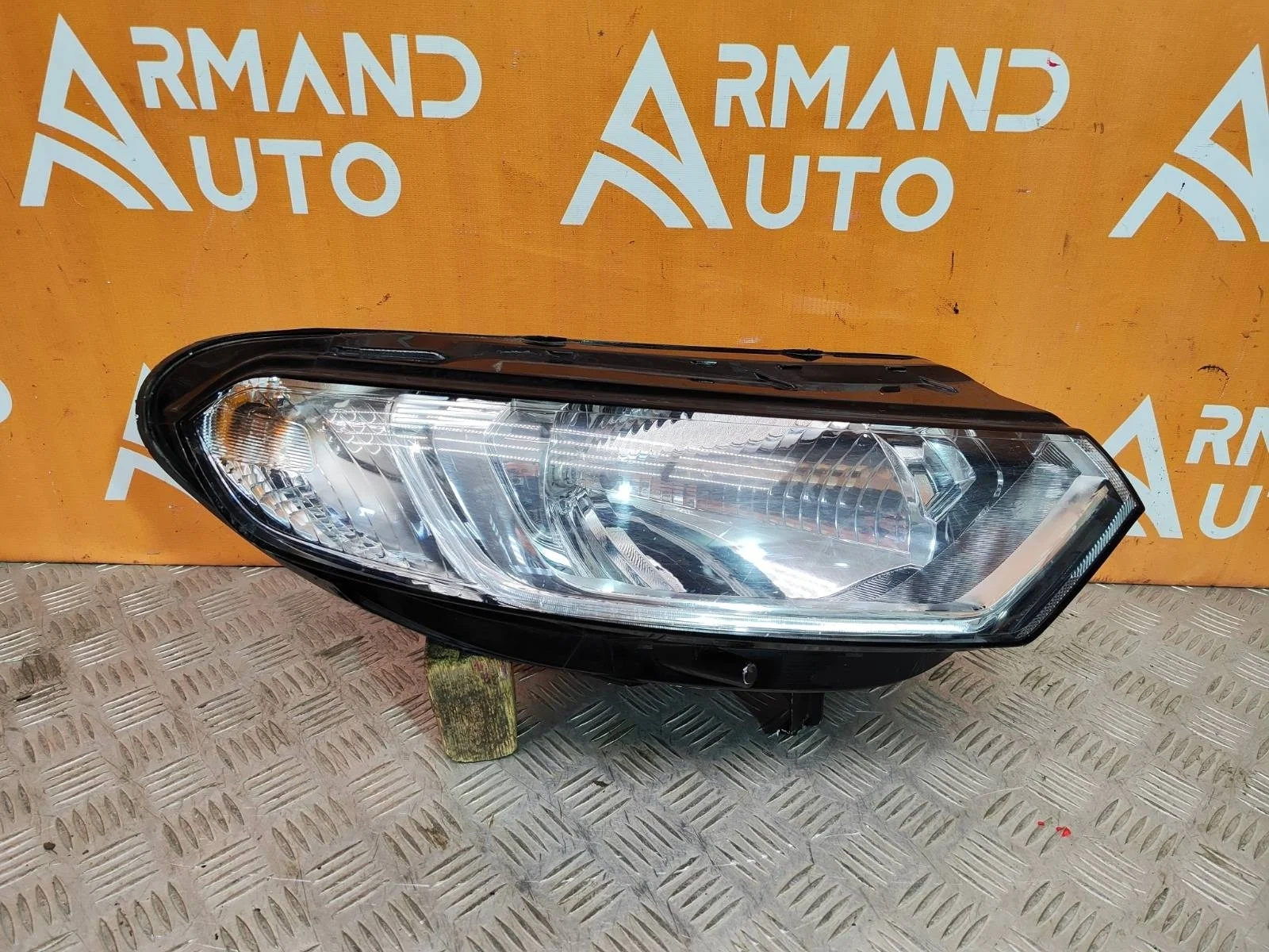 Фара Ford EcoSport 2014-2018