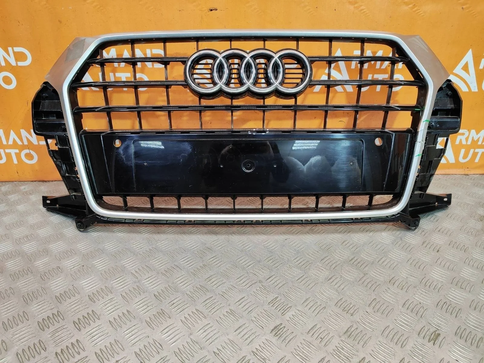 Решетка радиатора Audi Q3 2014-2018 8U