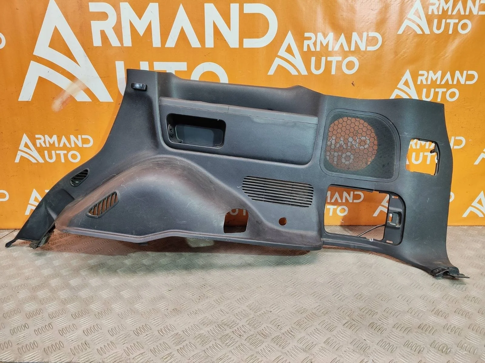 Обшивка багажника Toyota Land Cruiser 2007-2021