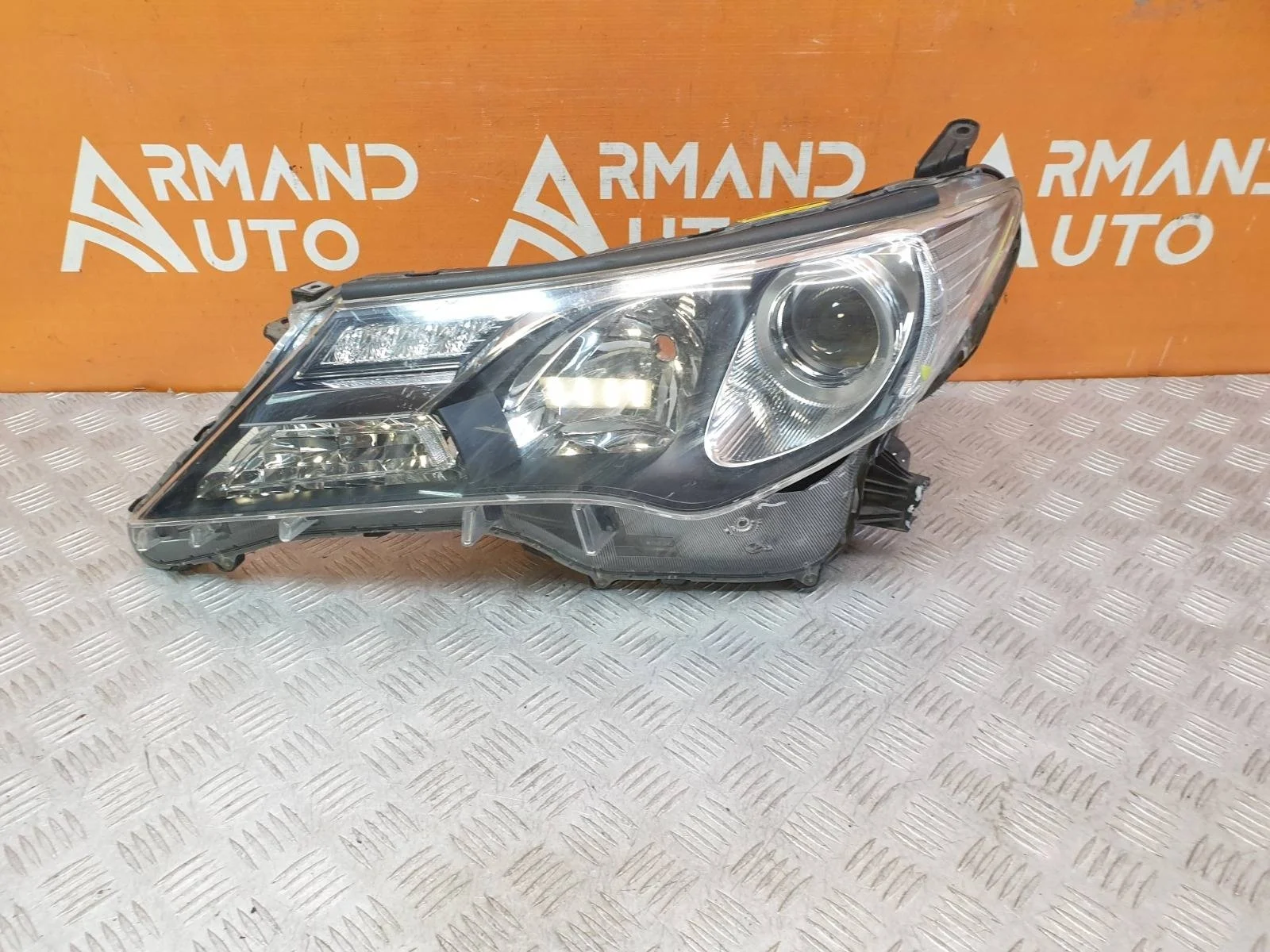 Фара Toyota RAV4 2012-2015 CA40