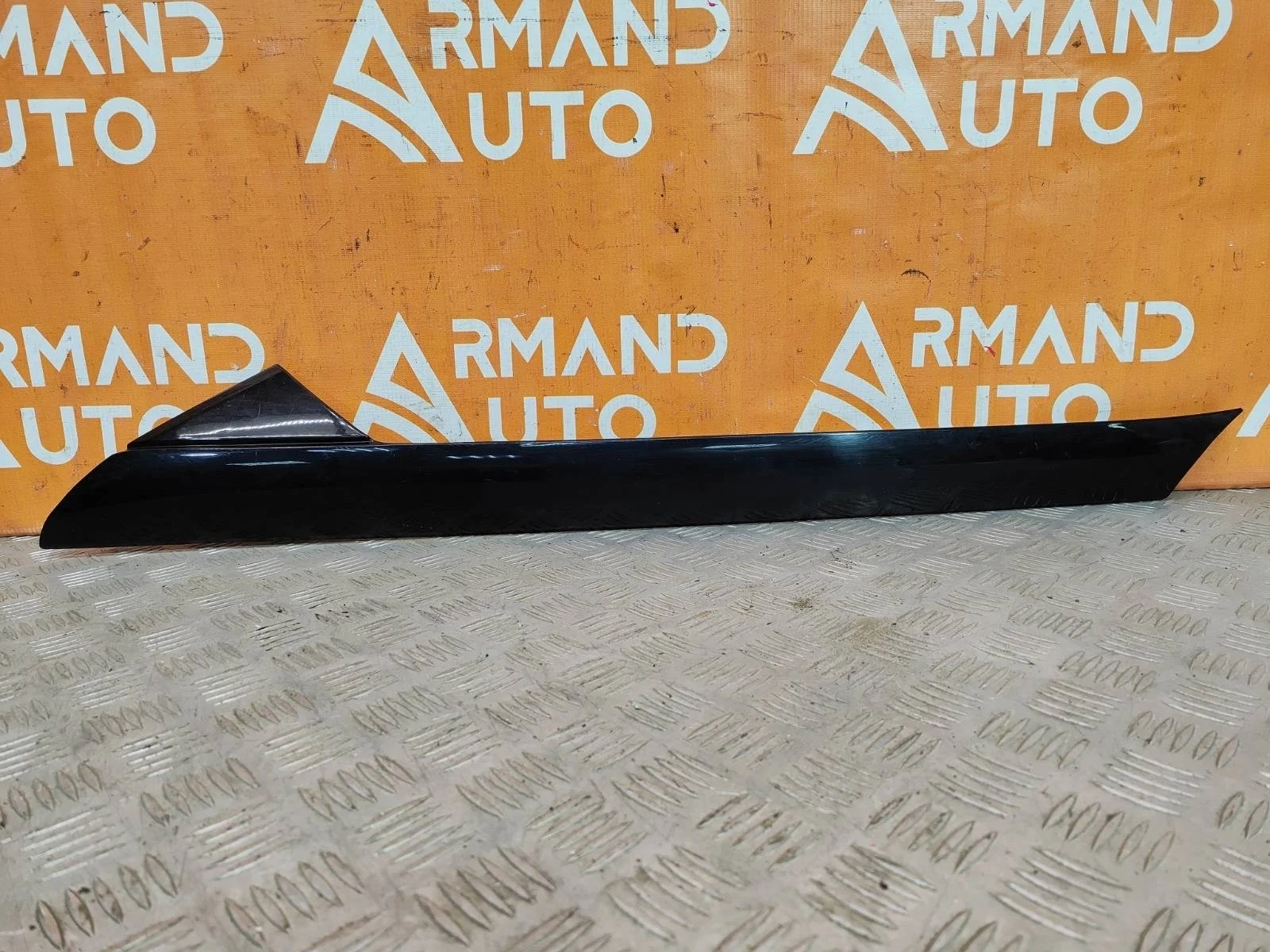 Накладка лобового стекла Ford Explorer 2010-2019 5 U502