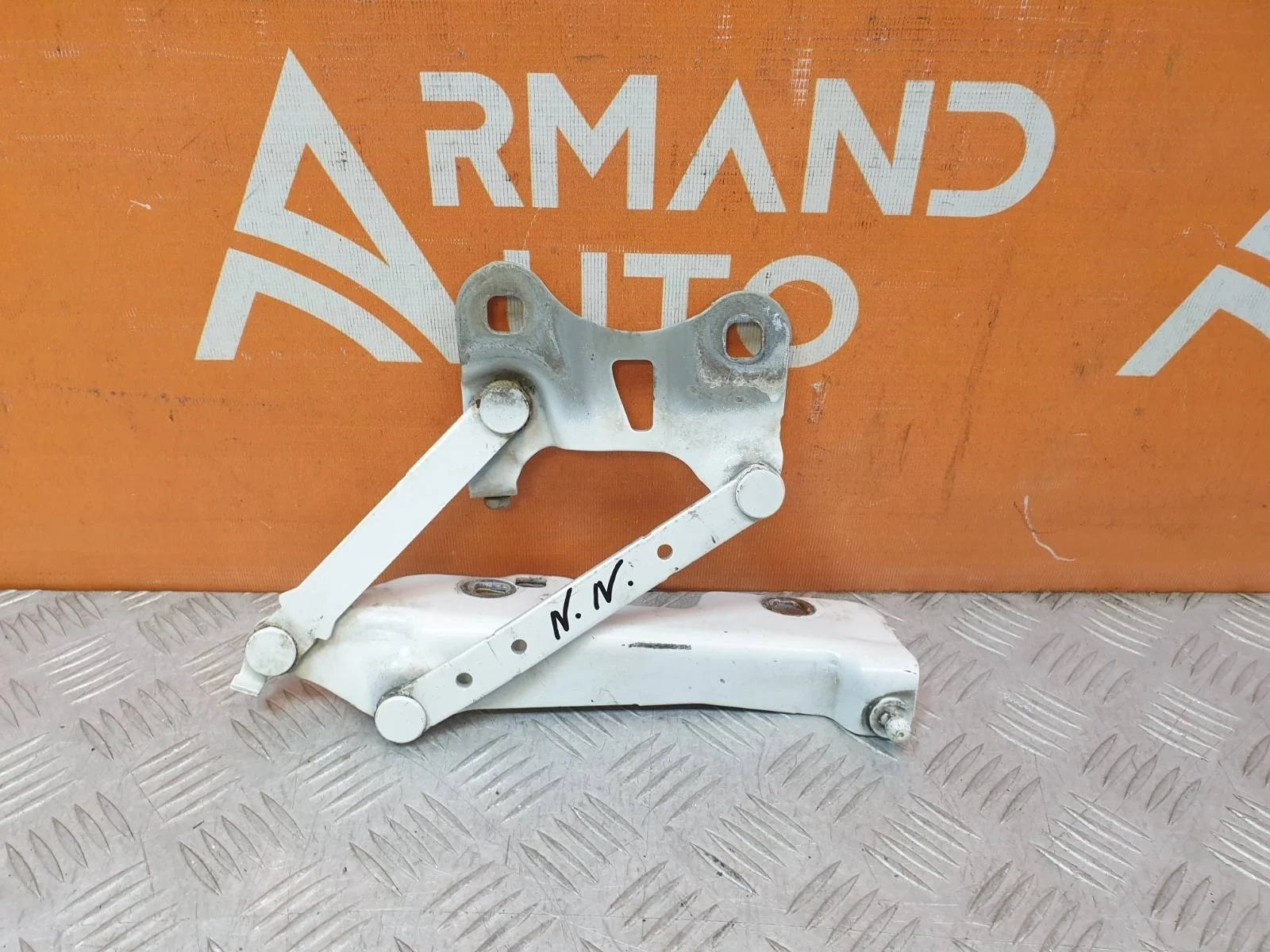 Петля капота Land Rover Range 2012-2022 4 L405