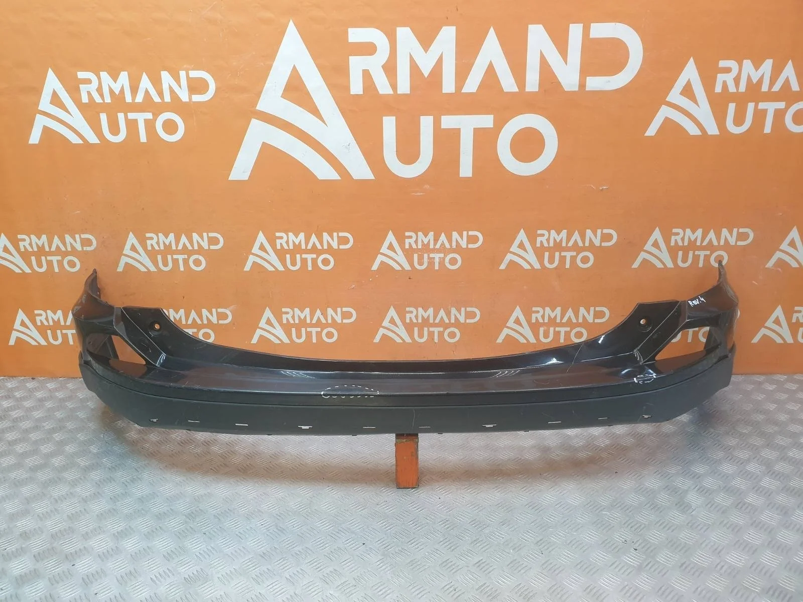 Бампер Toyota RAV4 2015-2019 CA40