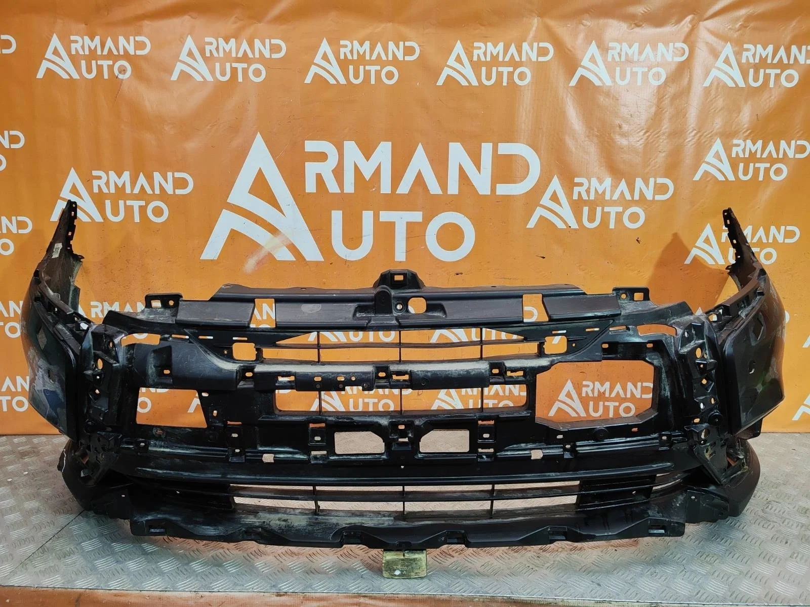 Бампер Mitsubishi Outlander 2018-нв 3