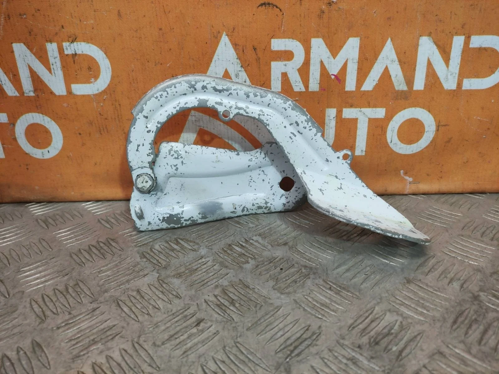 Петля капота Ford Focus 2011-2019 3