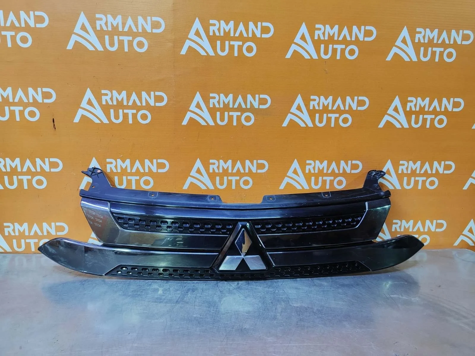 Решетка радиатора MItsubishi Outlander 2018-нв 3