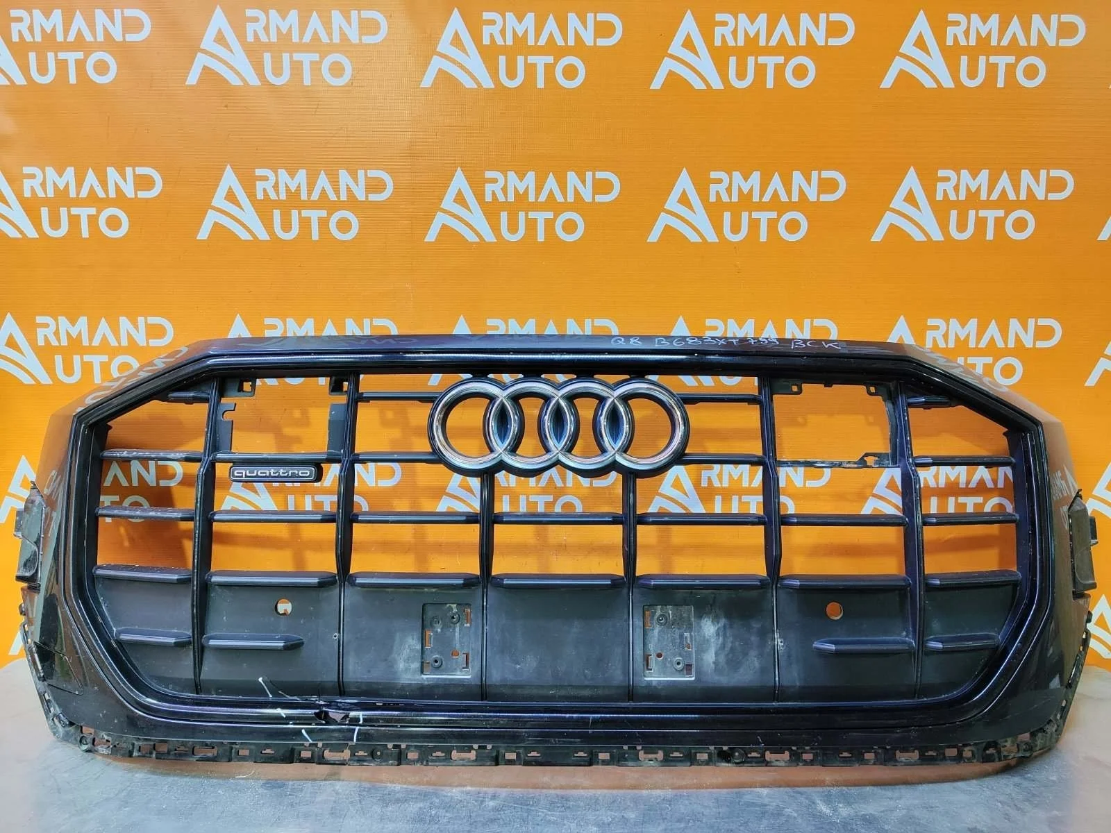 Решетка радиатора Audi Q8 2018-нв