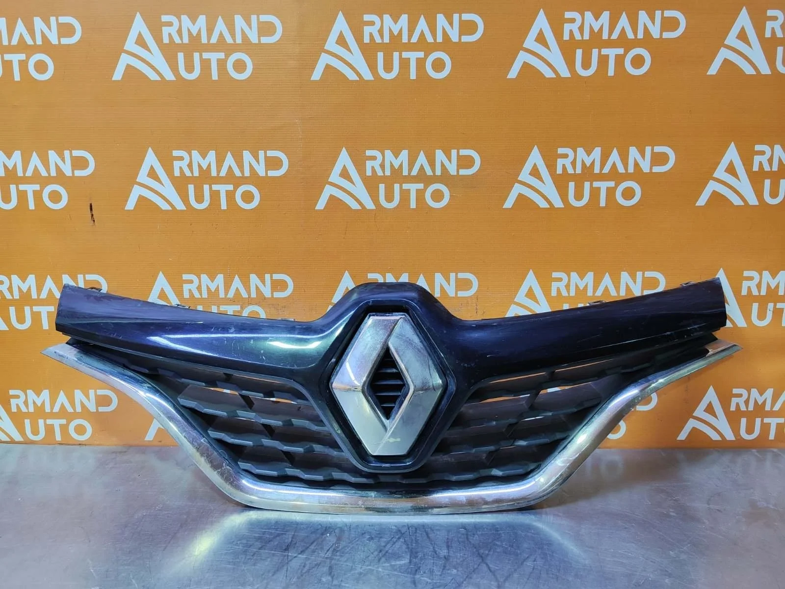 Решетка радиатора Renault Kaptur 2016-2020