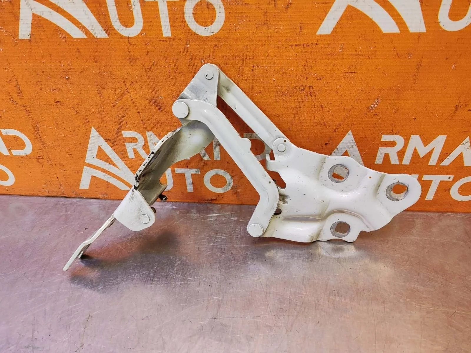 Петля капота BMW X3 2010-2017 F25