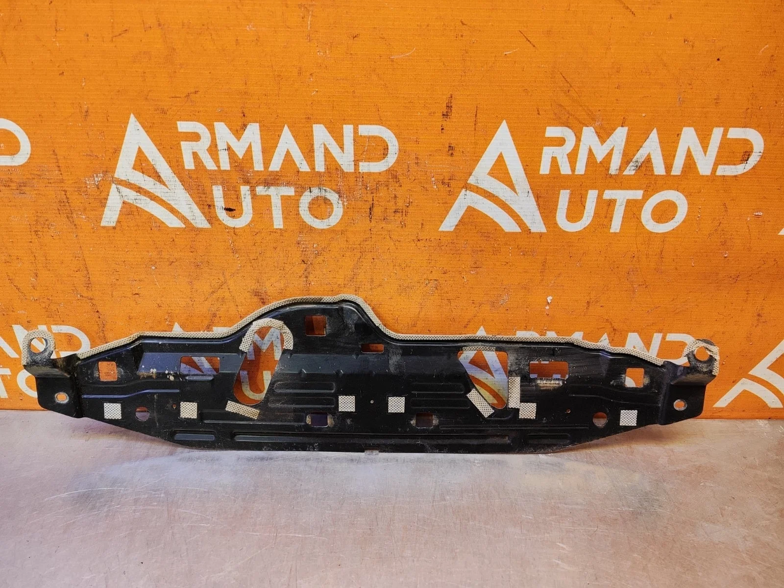 Кронштейн накладки бампера Toyota Land Cruiser Prado 2009-нв 150