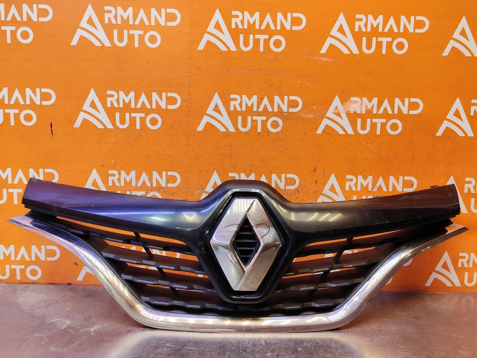 Решетка радиатора Renault Kaptur 2016-2020