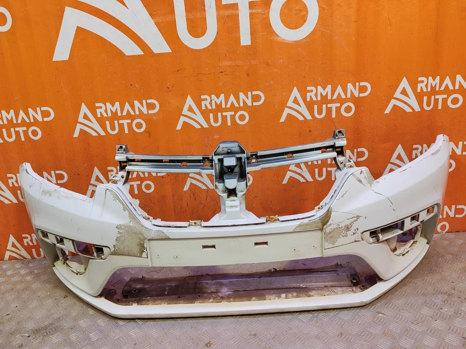 Бампер Renault Logan 2018-2022