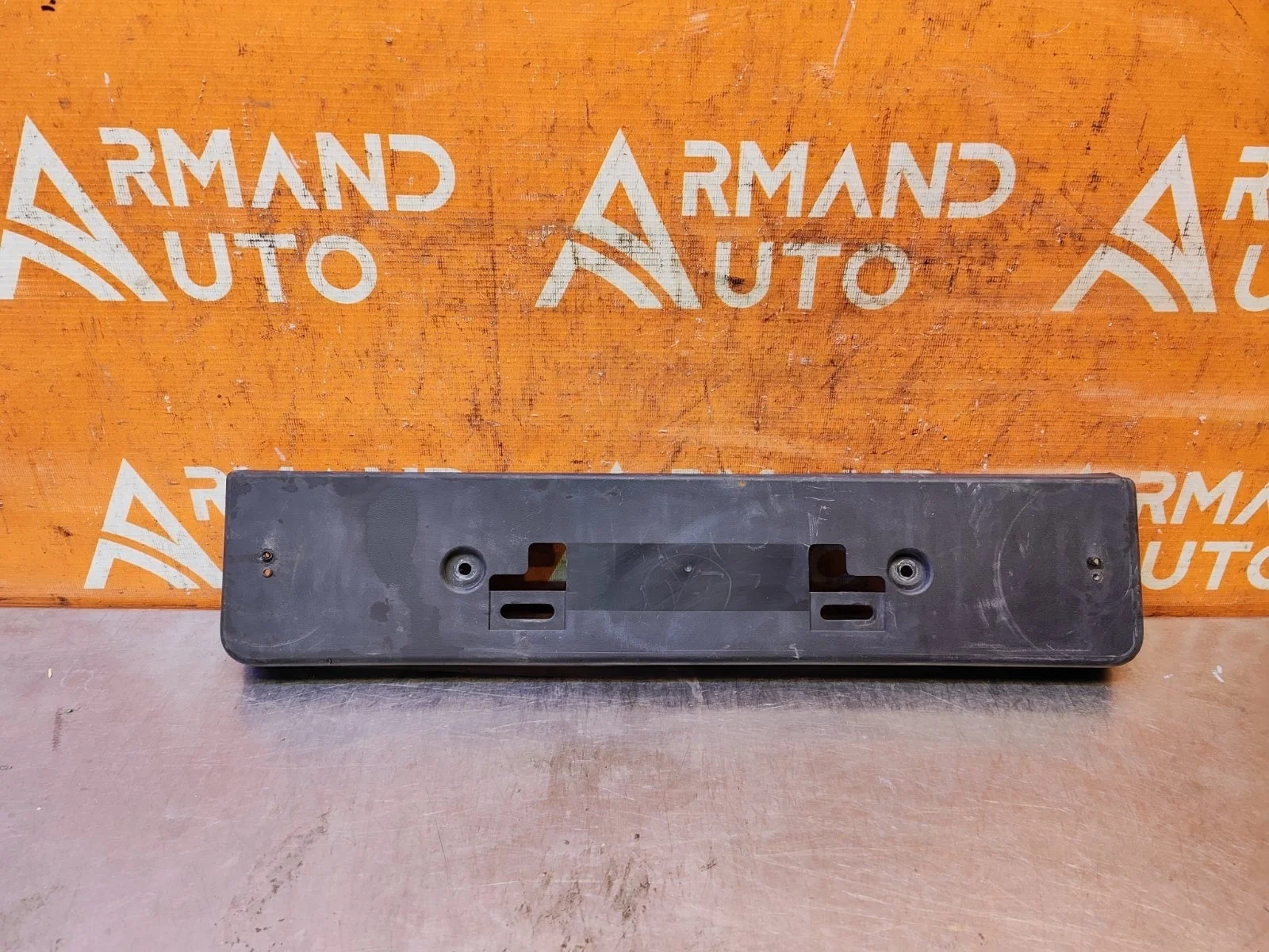 Площадка под гос номер Nissan X-Trail 2017-2022 3 T32