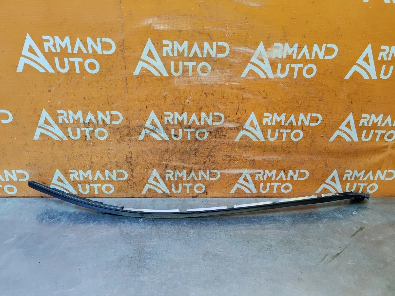 Молдинг лобового стекла Toyota Land Cruiser 2007-2021