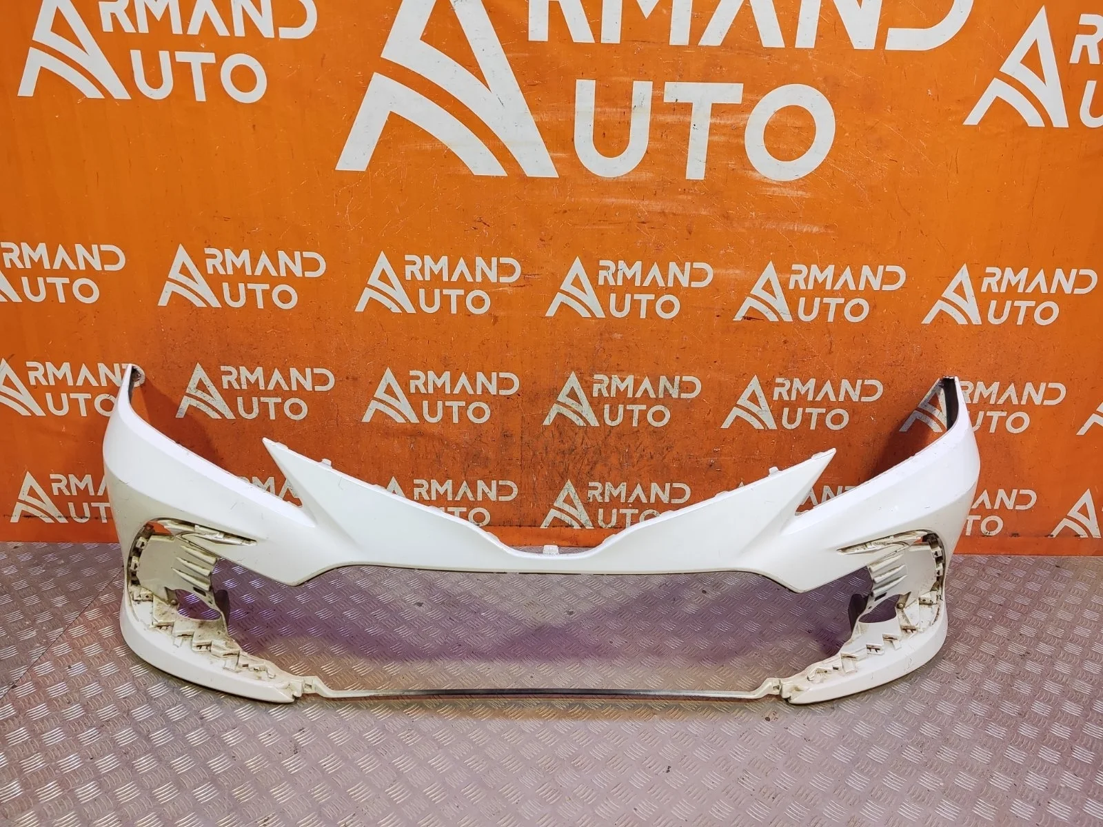 Бампер Toyota Camry 2020-нв 8 XV70