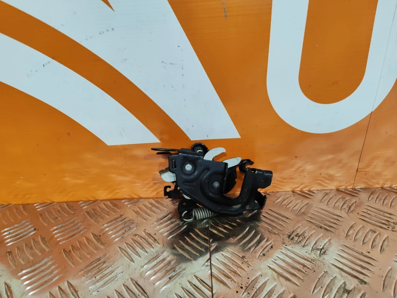 Замок капота BMW 5 series 2016-нв G30 G31