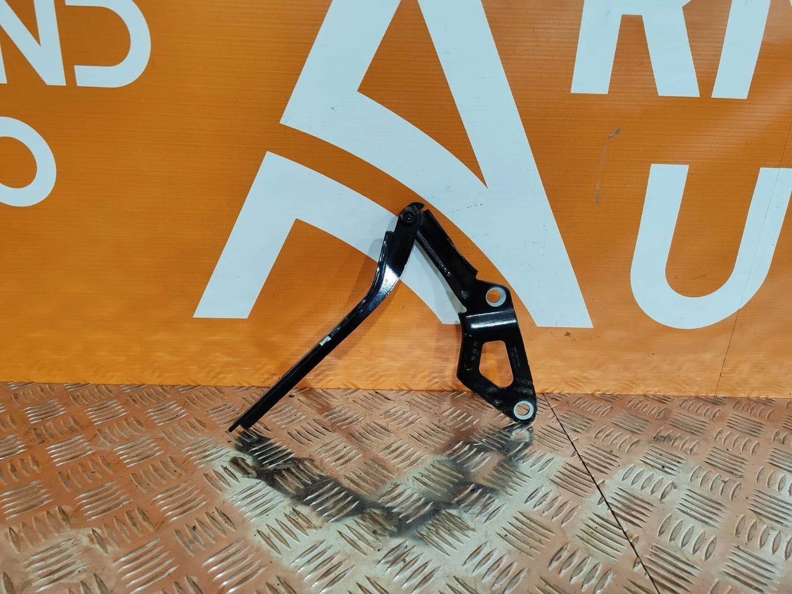 Петля капота Volkswagen Tiguan 2020-нв