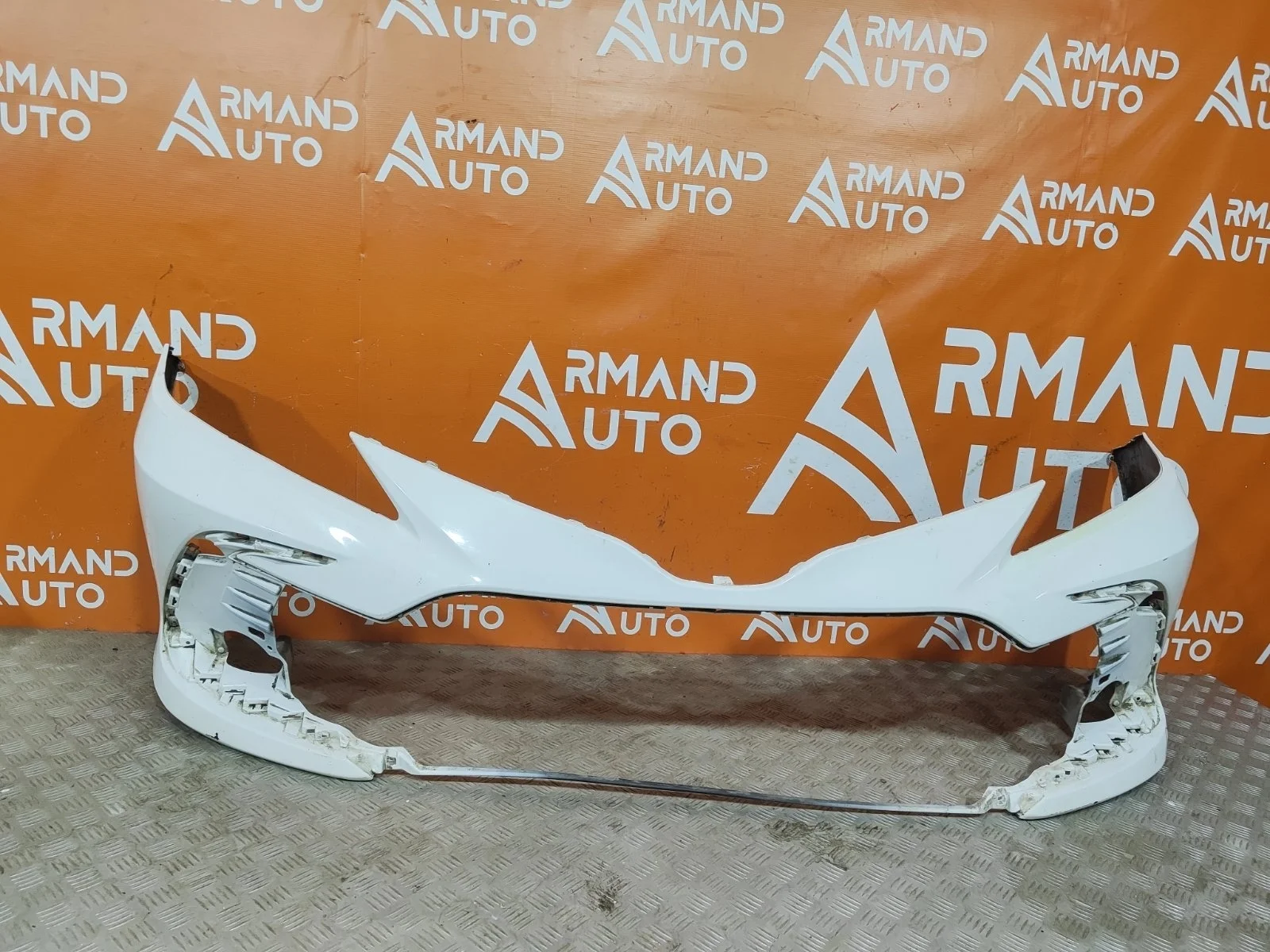 Бампер Toyota Camry 2020-нв 8 XV70