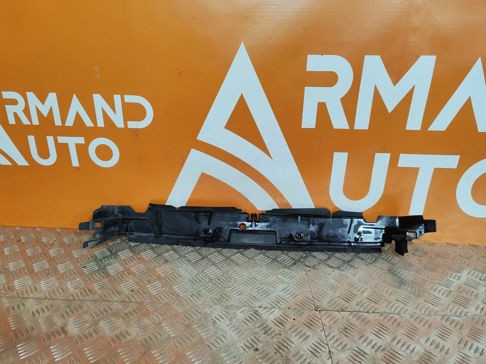 Дефлектор радиатора нижний Toyota RAV4 2012-2015 CA40