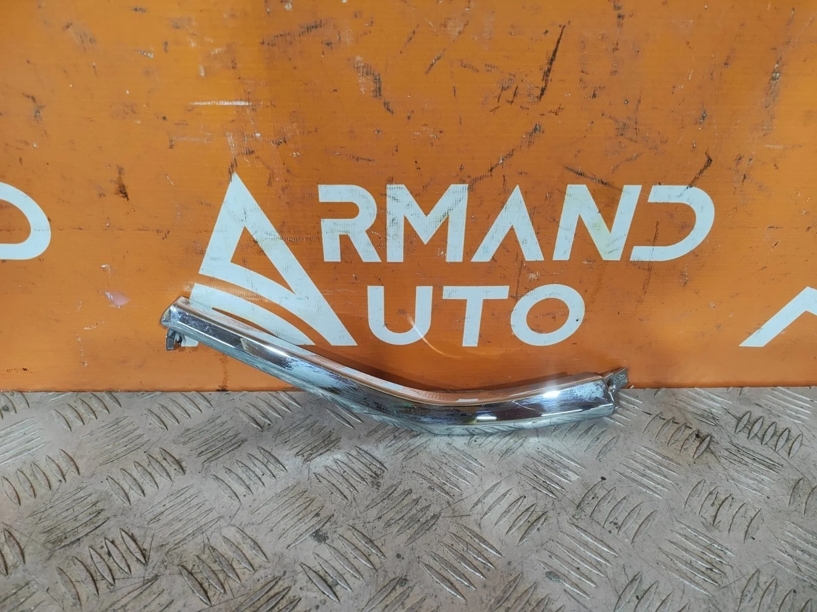 Накладка бампера Mitsubishi Outlander 2015-нв 3