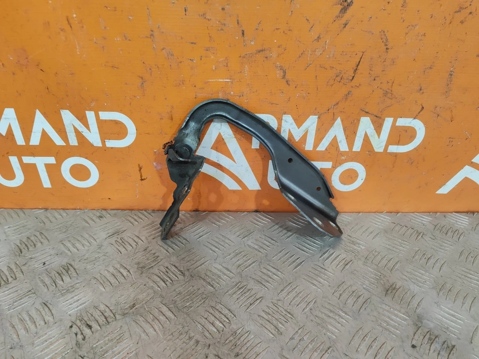 Петля капота Renault Duster 2021-нв