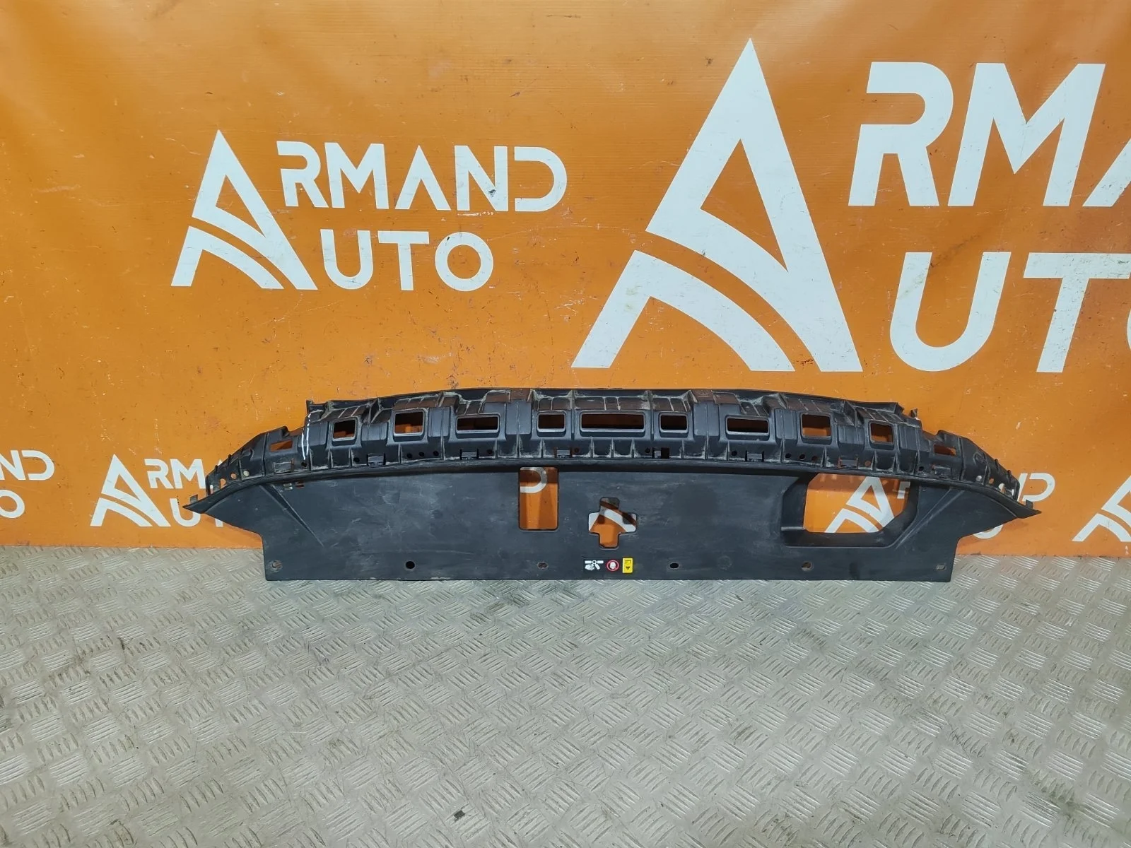 Кожух замка капота Hyundai Santa Fe 2018-2021 4 TM