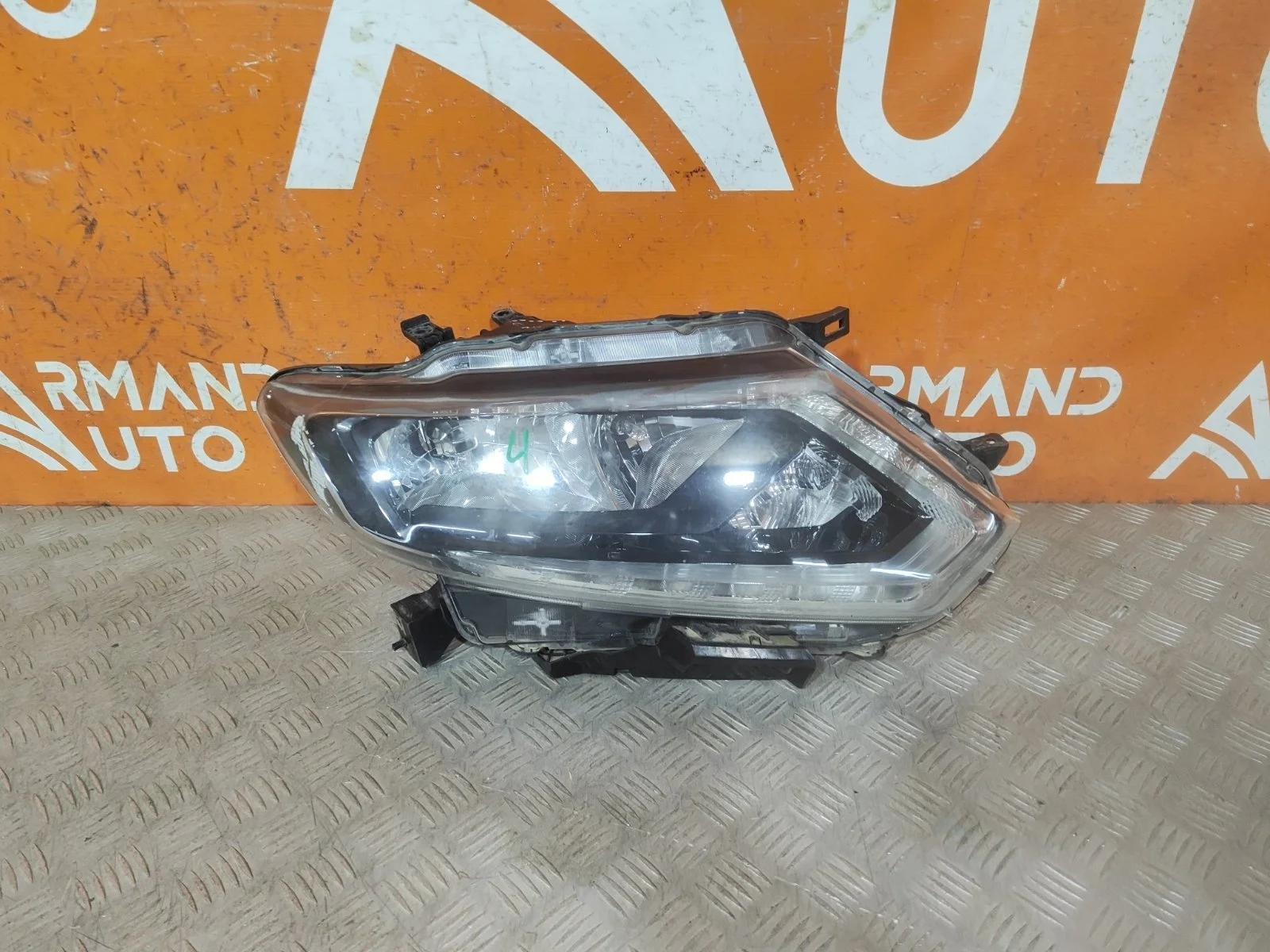 Фара Nissan X-Trail 2013-2019 T32