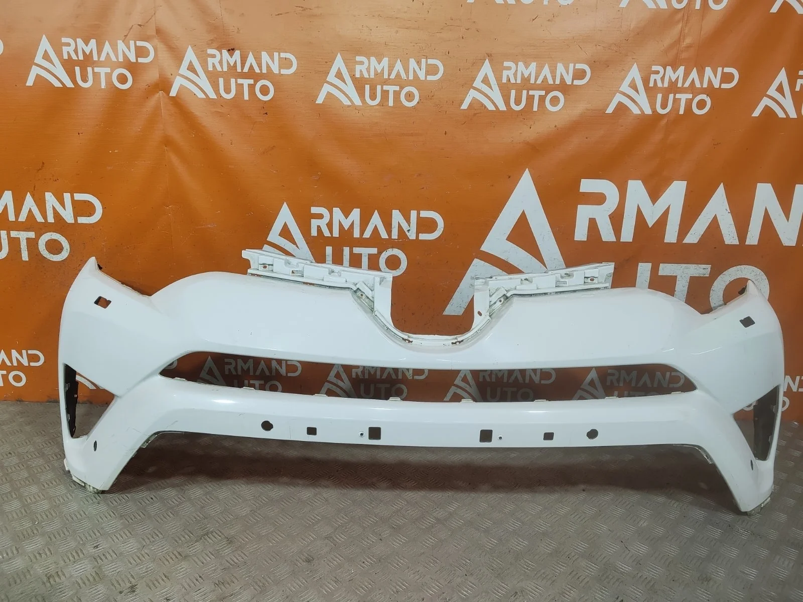 Бампер Toyota RAV4 2015-2019 CA40