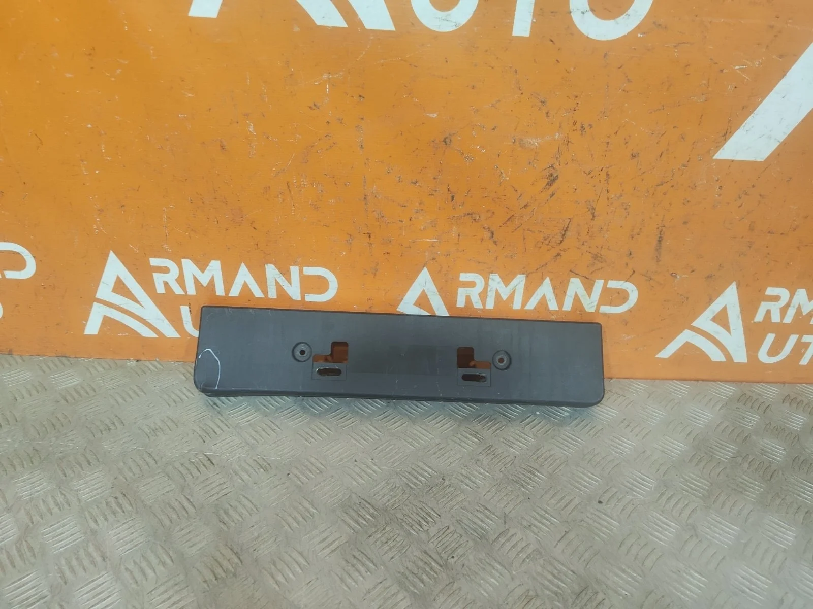 Площадка под гос номер Nissan X-Trail 2017-2022 3 T32