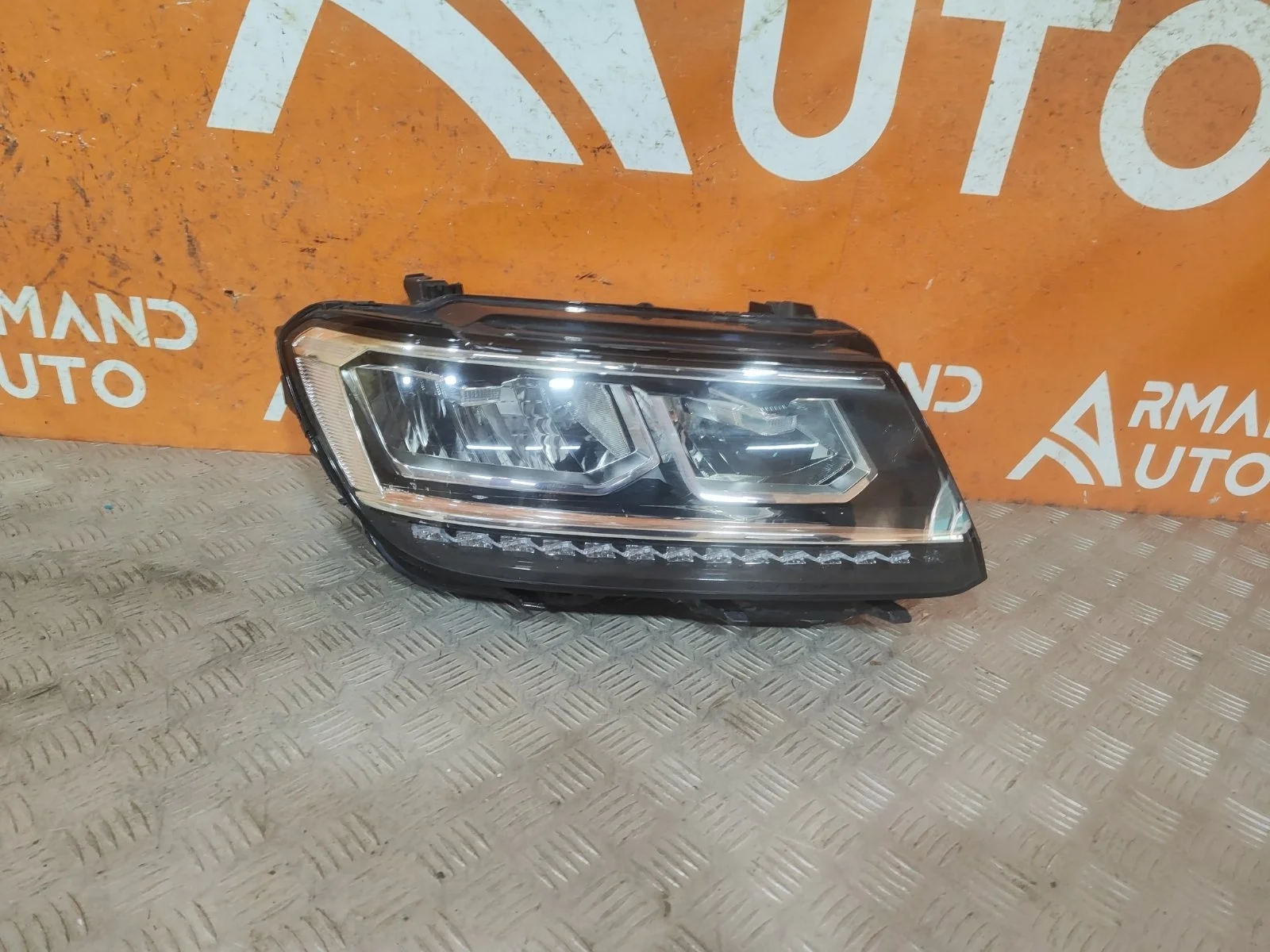 Фара Volkswagen Tiguan 2016-нв